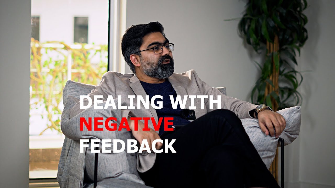 Dealing with Negative Feedback Online - YouTube