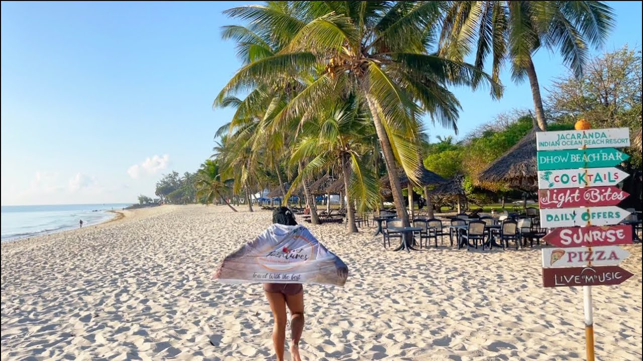VLOGMAS EP2 .JACARANDA OCEAN BEACH TOUR | FIRST MORNING IN DIANI. 