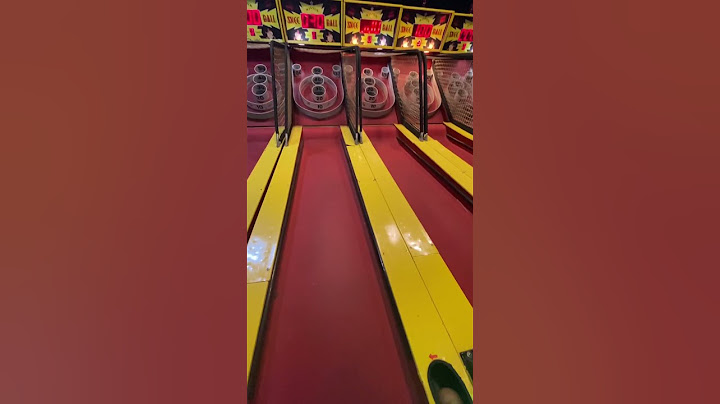 Me Playing Skee Ball ( very poorly ) #arcadeplay #arcadematt #arcadefun #fun #skeeball