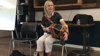 Sharon Shannon teaches The Kings of Kerry (BC button accordion)