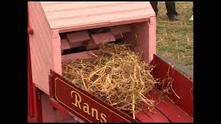 workin miniature steam engine and threshing machine ransomes at Beaufort threshing 2013