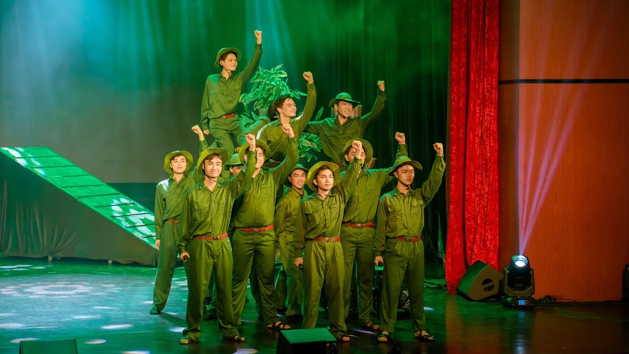 LÁ XANH | CLB VĂN NGHỆ XUNG KÍCH CKT