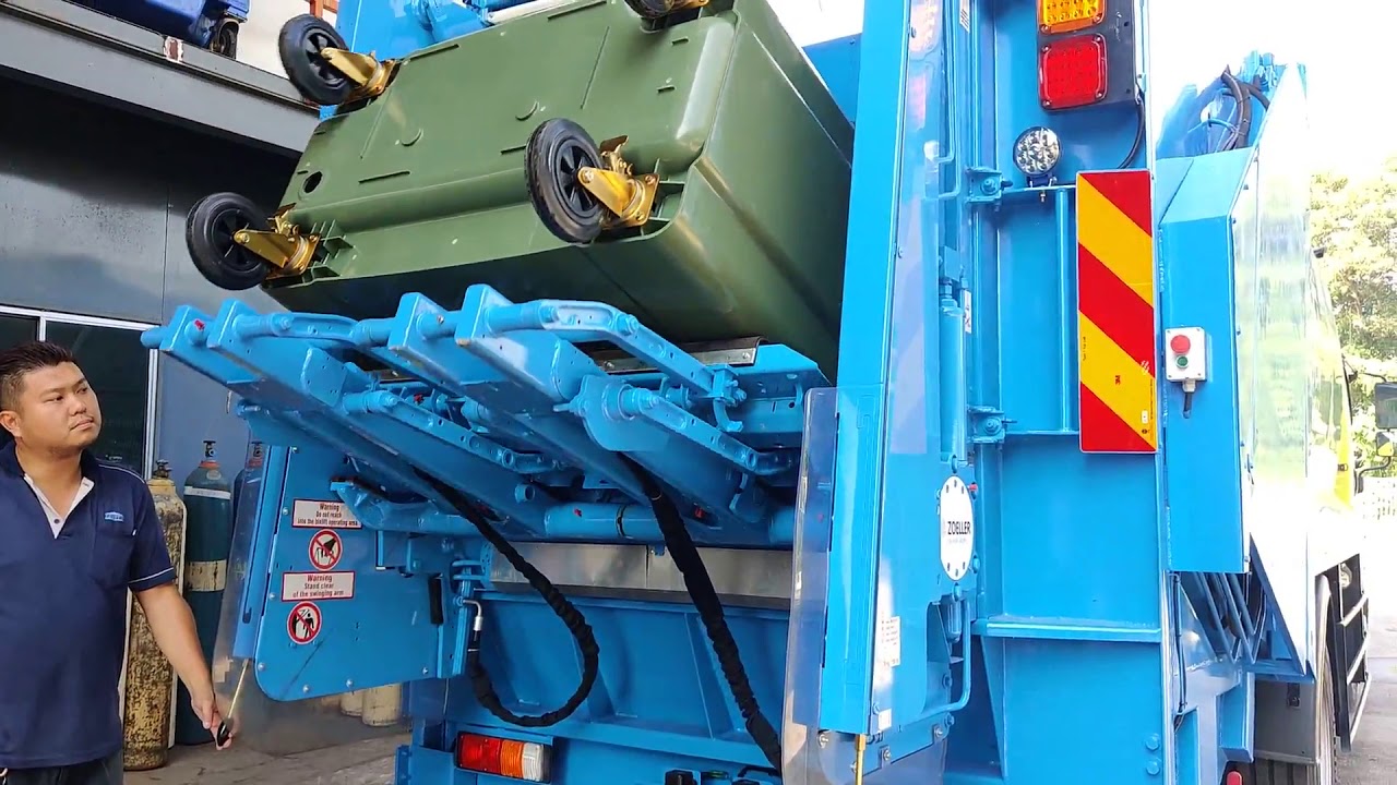 NORDVOX  MGB660 Four Wheel Bin  Lifter test with Zoeller