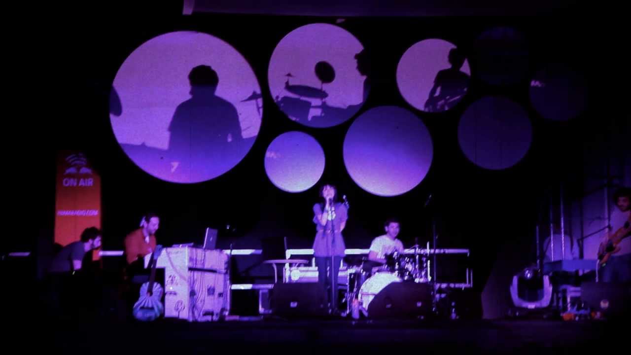 Guarda Moonlight Breakfast - Hello (Official Video) su YouTube Guarda Moonlight Breakfast - Hello (Official Video) su YouTube