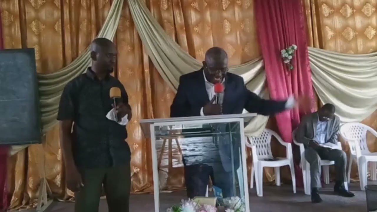 La Divinité de Jésus Christ en bref expliqué par le frère, prophète: Kiala Kimbembe Médard