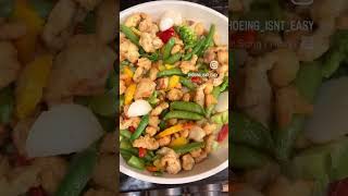 It’s gardening time, and I find it real hard to want to be in the kitchen. So tonight it’s 🥦🥡🥢