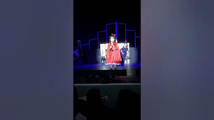 Adriana Gamero singing The Good Ship Lollipop at C...