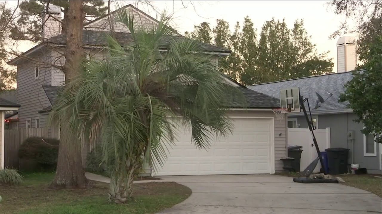 2 teens found dead inside home - YouTube