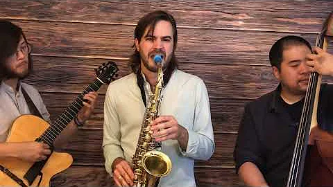 Old Time Alley - Lorenzo Ferrero and The Collective