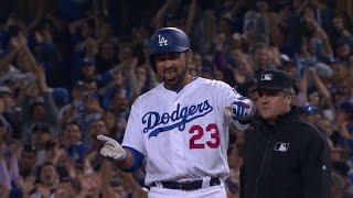 ARI@LAD: Gonzalez adds fifth Dodger run with a single