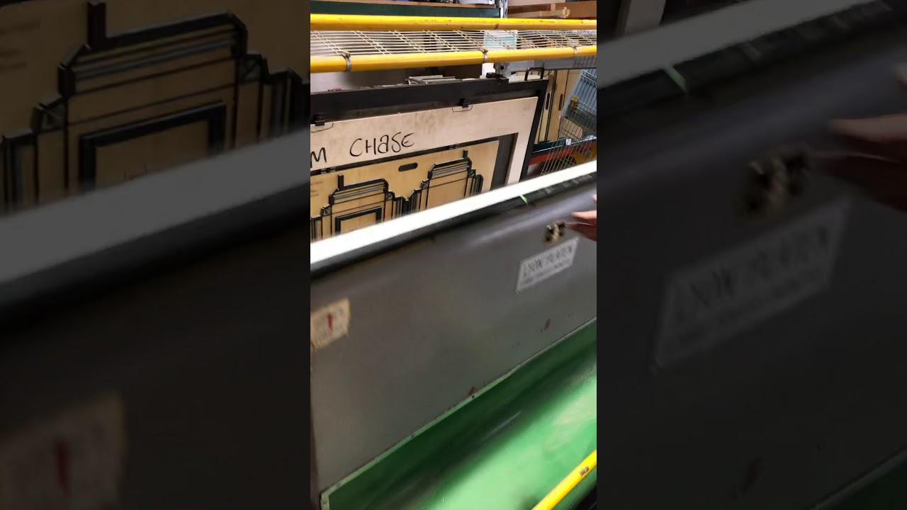 Box Cutting Clamshell Setup