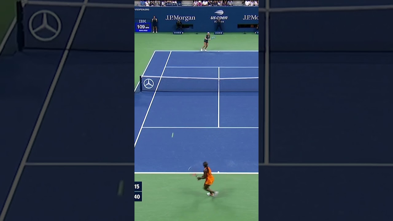 Sloane Stephens hits winner facing WRONG WAY! 😧