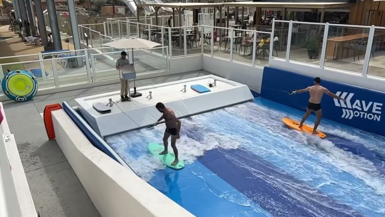 WaveMotion, surfing machine : the Vieux Port Surfing Wave