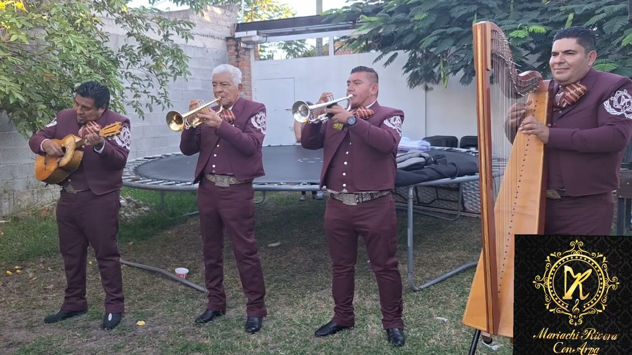 la yaquesita Mariachi Rivera con Arpa de Celaya