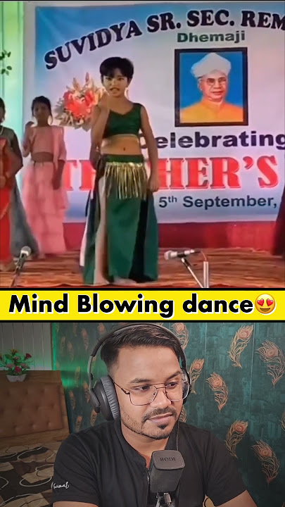 Aaj ki Raat Girl Dance in school