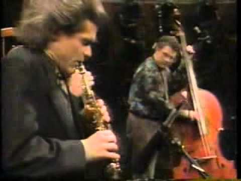 YouTube에서 Nick Cave, Charlie Haden and Toots Thielemans - Hey Joe 보기