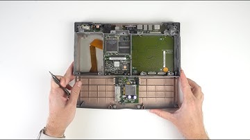 Reassembling an Apple Macintosh PowerBook 540c from 1994