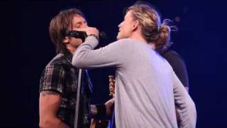 Keith Urban, Sugarland sing Seven Bridges Road by The Eagles chords