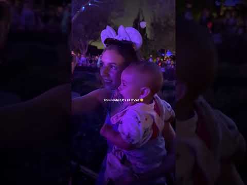 I’m not crying, you are 🥹 Parks #mianwaylon #disneyparks