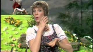 Video thumbnail of "Muppets - Julie Andrews - The Lonely Goatherd"