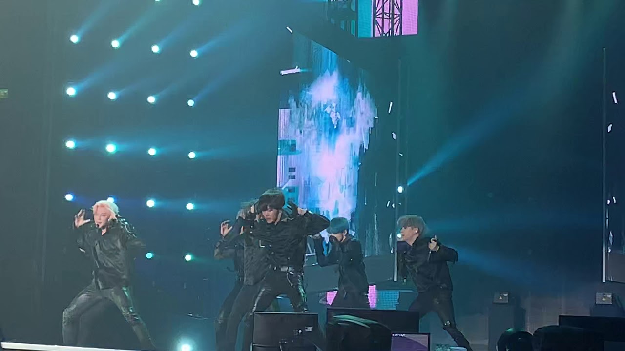 BTS WORLD TOUR LOVE YOURSELF HONG KONG 200319 - FAKE LOVE FANCAM