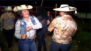 Tomala cacheton !! - En este baile se destaparon todos los pasos que van a salir en el futuro