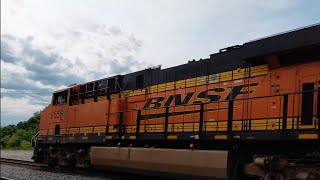 BNSF 6556 East Z train meets BNSF 6860 West S train 6/25/26.
