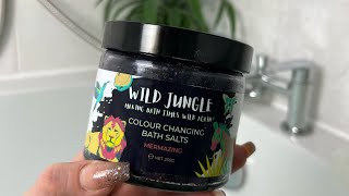 Colour changing bath salts from Wild Jungle Cosmetics! #oddlysatisfying #underwater