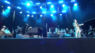 Live Music : Boogie Woogie : Jools Holland and his Rhythm &amp; Blues Orchestra, featuring Roland Gift