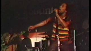 Video thumbnail of "Bob Marley - Rastaman Live Up (live)"