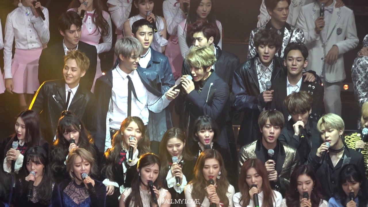 161229 가요대축제 엔딩 사이좋은 엑소 멤버들♥