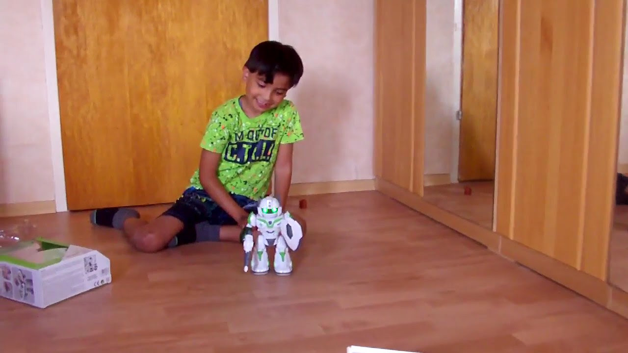 Unboxing Robotoy Roboter from Besttoy