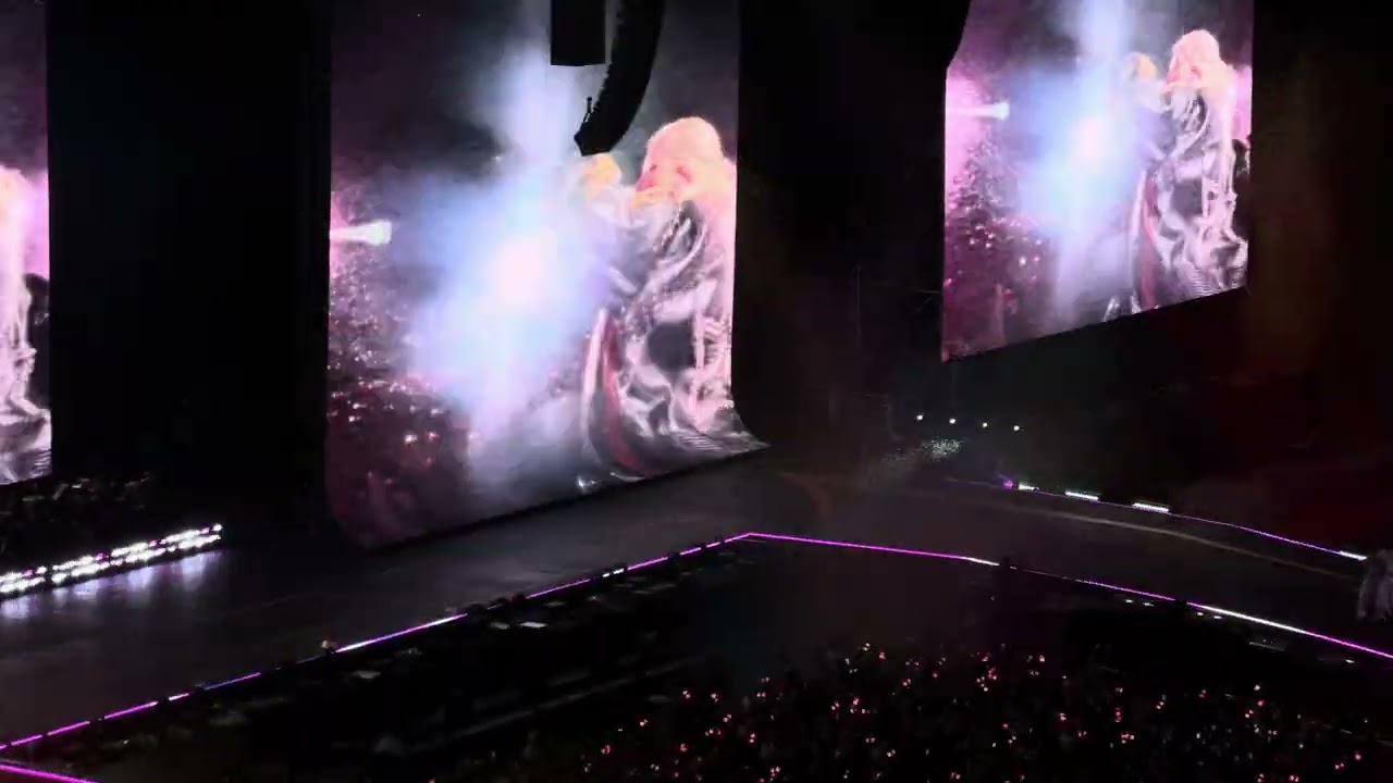 APT. (Rosé solo)- BLACKPINK Deadline World Tour in Goyang 0706