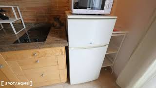 Fabulous studio apartment for rent near Güell Palace in El Raval - Spotahome (ref 329478)