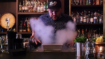Boozy pineapple ice pops made with liquid nitrogen