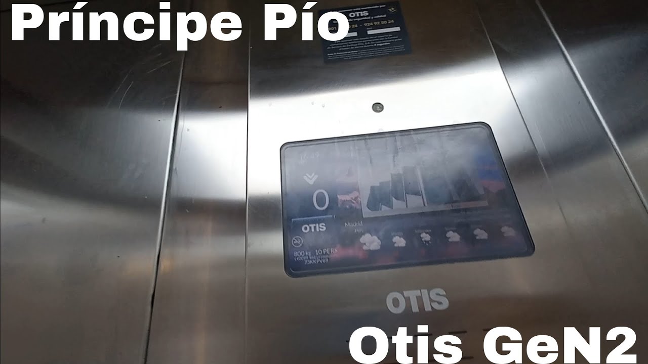 ¡Puerta destrozada! Ascensor Otis GeN2 Life MRL del 2021 en Madrid, España
