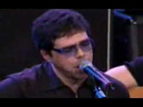 Banda Catedral Tchau ao vivo no Altas Horas 2002