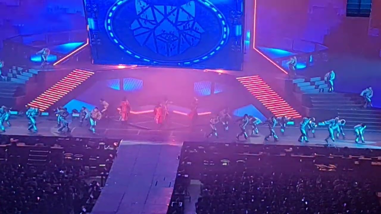 LYKN - ทัก(First Sight) + หูดับ(Who Says) 191025 #LYKNDuskAndDawnConcertDay2 #LYKN