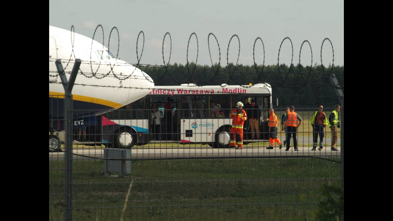 Awaryjne lądowanie Warszawa - Modlin