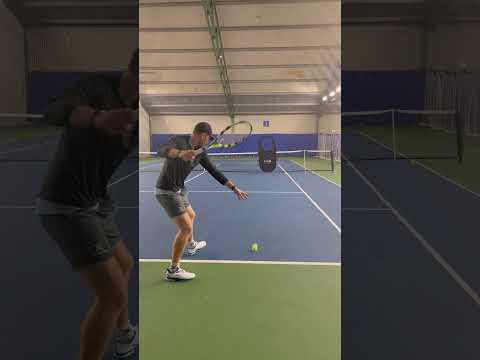 Video: 3 sätt att slå en tennisboll