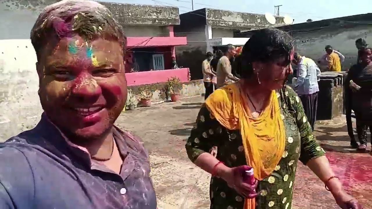 पानी की होली नल पर पर लगाया और पानी के पाइप से  ऐसे बिगड़ गया काफी मजा आ गया एंजॉय बहुत ज्यादा 