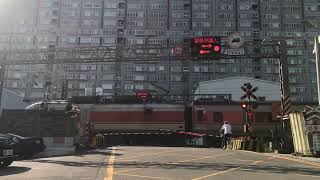 [1110722] 桃園市八德區高城路平交道 122次PP自強號和6443C回送車(由老蕭親自拍攝)