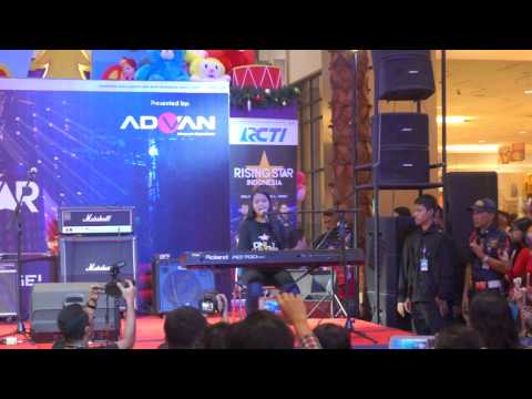 Hanin - Someone Like U @TangCity 7 Desember 2014