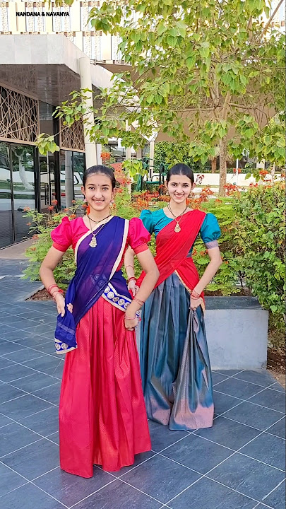 Dhavani Potta Deepavali Dance By Nandana Krishnamurthy & Navanya Krishnamurthy