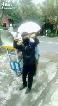 Via Vallen Holiday tik tok TerGokil by @kenthozjogja