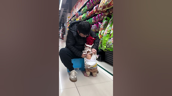 冬季爸爸带娃解锁换尿布新技能，穿两层脱一层，方便又快速，笑发财了😄 冬季爸爸带娃解锁换尿片新技能 90后带娃 这宝爸是个带娃高手 男人带娃系列 当代宝爸带娃现状 @DOU+小助手