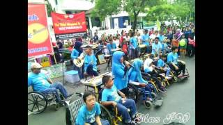 LAGU MENYENTUH HATI 'Jangan Menyerah'. Di nyanyikan oleh para penyandang cacat
