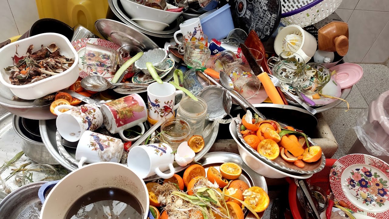 Dishwashing Challenge_ 13 Minutes vs a Massive Mountain of Dishes