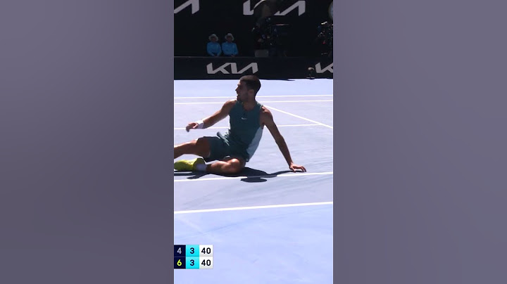 If ONLY Carlos Alcaraz kept his racquet?! 🤣