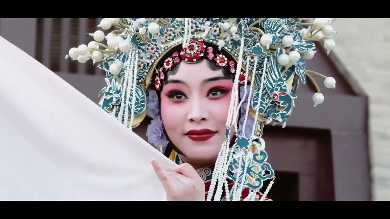 East Tianshan Camel Caravan Reaches Luoyang’s Dingding Gate, Reviving the Ancient Silk Road Spirit